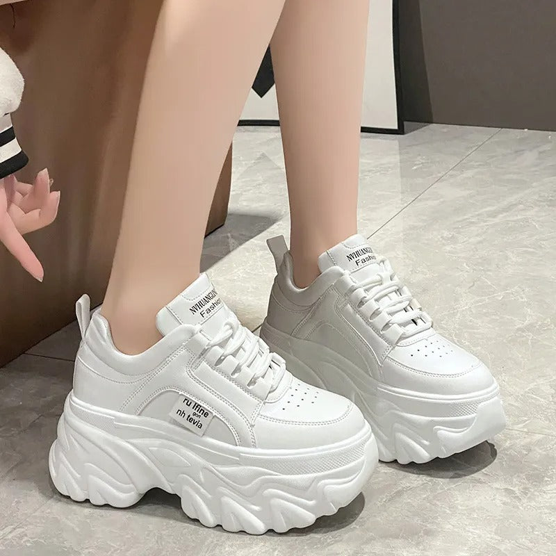Betty | Bequeme und klobige Plateau-Sneakers