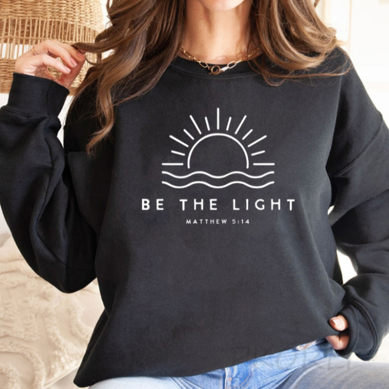 Gigi | Stijlvolle Sweater "BE THE LIGHT"