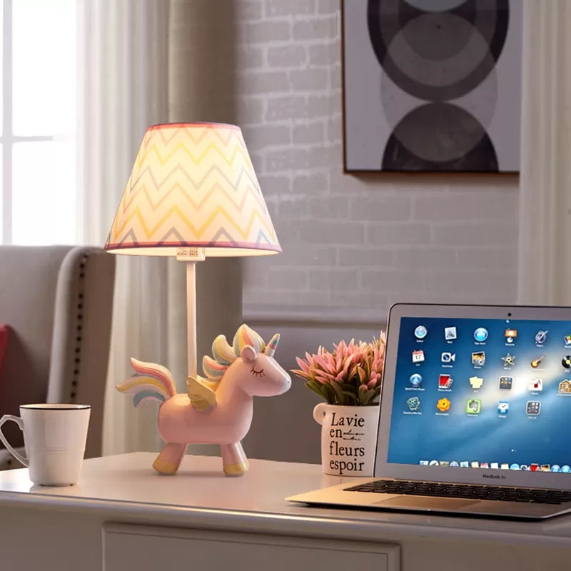 Dreamicorn – Schöne Einhorn Tischlampe für magische Schlafzimmer