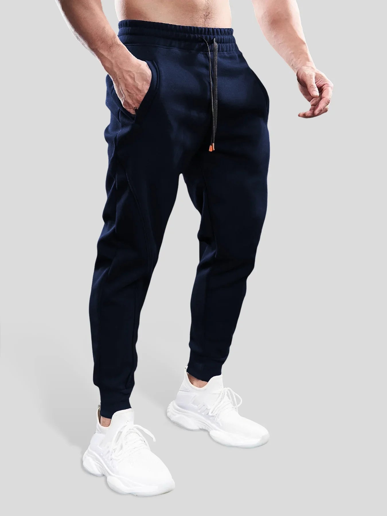 HEINRICH - JOGGINGHOSE MIT SCHMALER PASSFORM