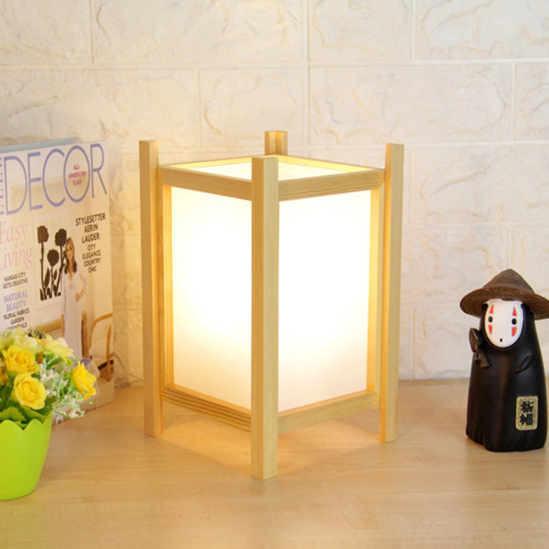 Woodelle – Moderne Tischlampe mit Charme aus natürlichem Holz