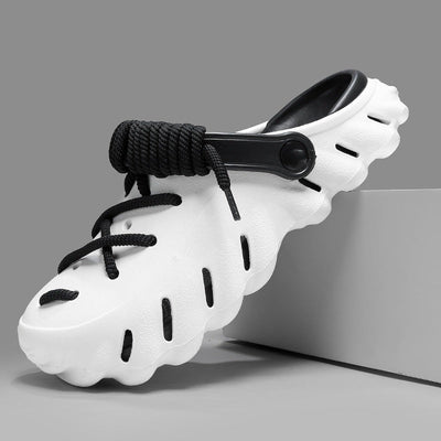 GUSTAV - CLOGS MIT DEKORATIVEN SCHNÜRSENKELN