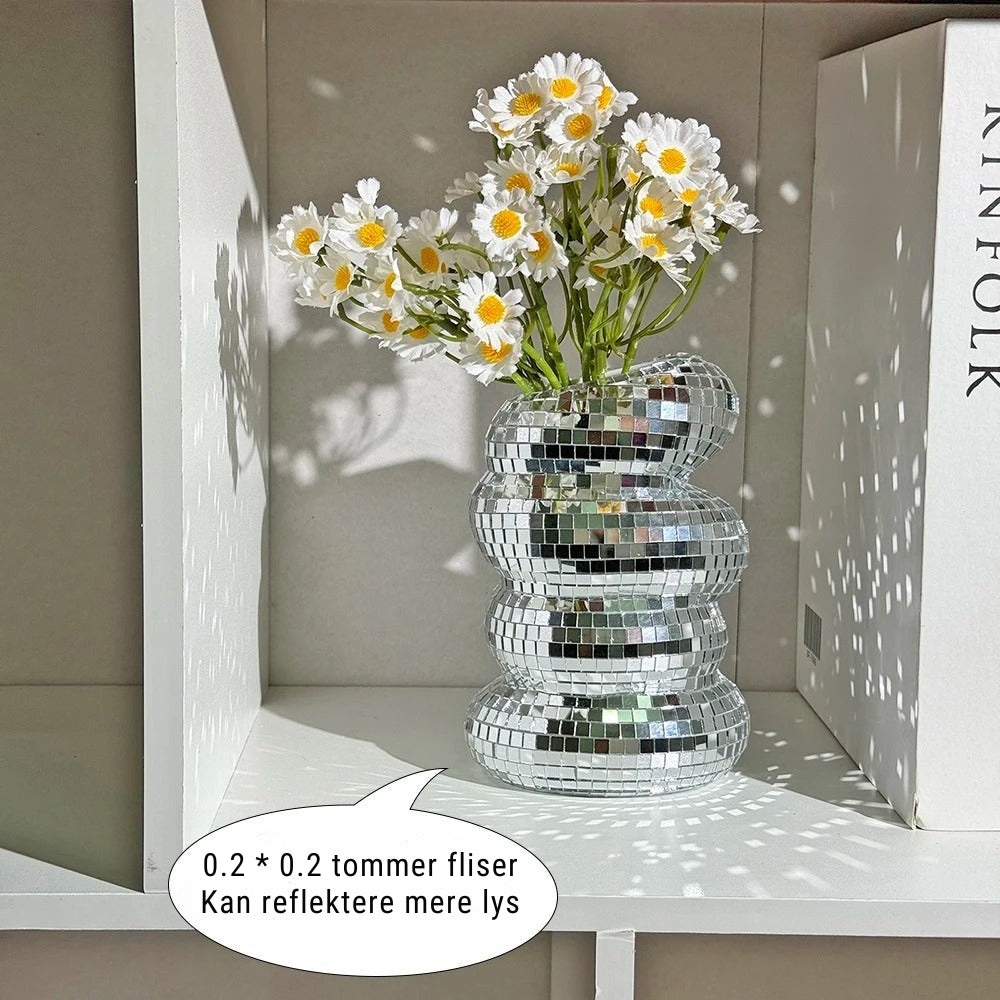 GlamSphere – Spiegelverkleidete Discovase mit Retrocharme und modernem Flair