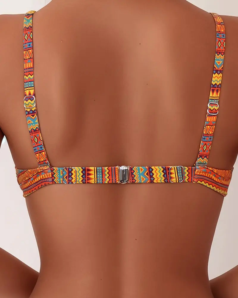 Zweiteiliger Badeanzug mit gestreiftem Bikini-Top