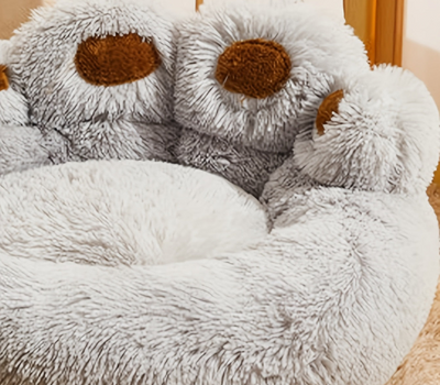 Waschbares Haustierbett CozyPaw mit pfotenförmigem Design