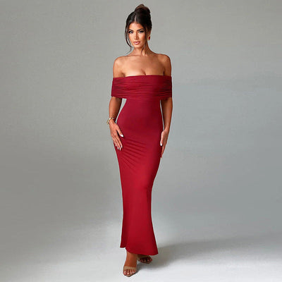 Charlene - Schulternahes rotes Maxikleid