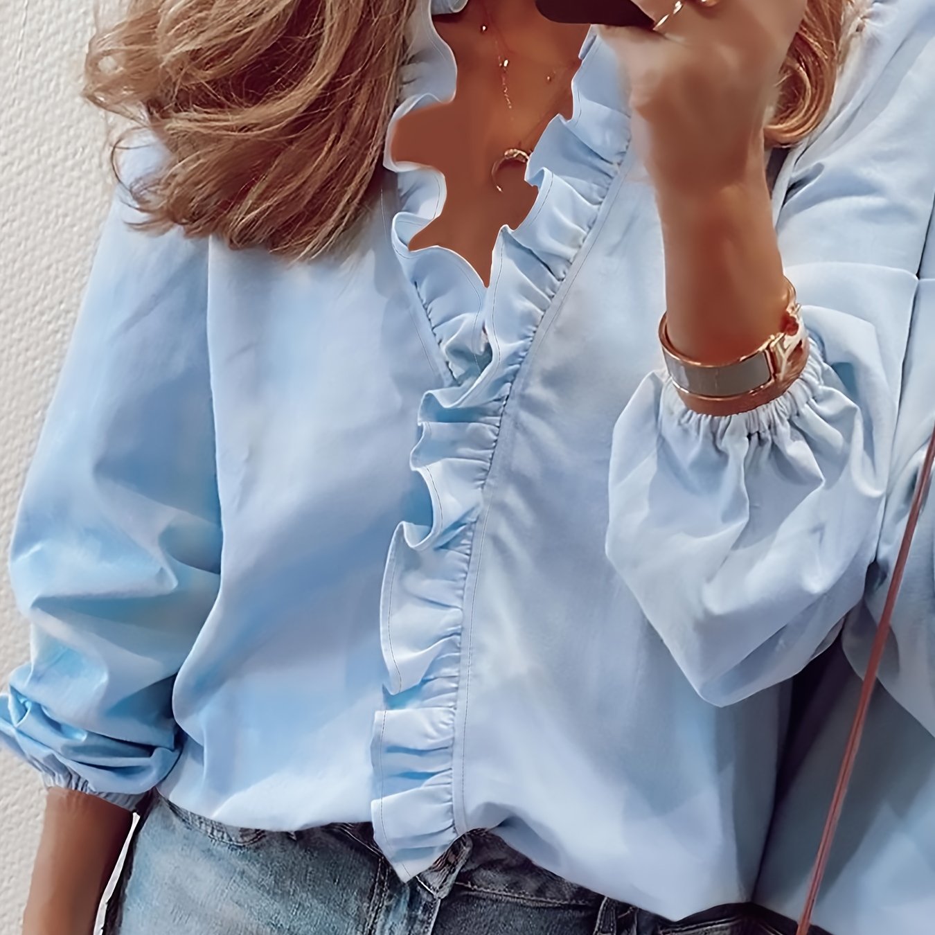 Angelique™ | Bluse mit V-Ausschnitt und Rüschen