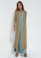 Türkisfarbenes Kleid + kaffeefarbene Weste
