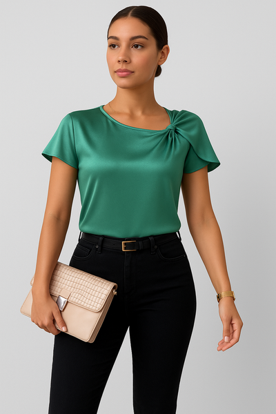 Lena – Moderne, elegante Schulterbluse mit Knoten-Details