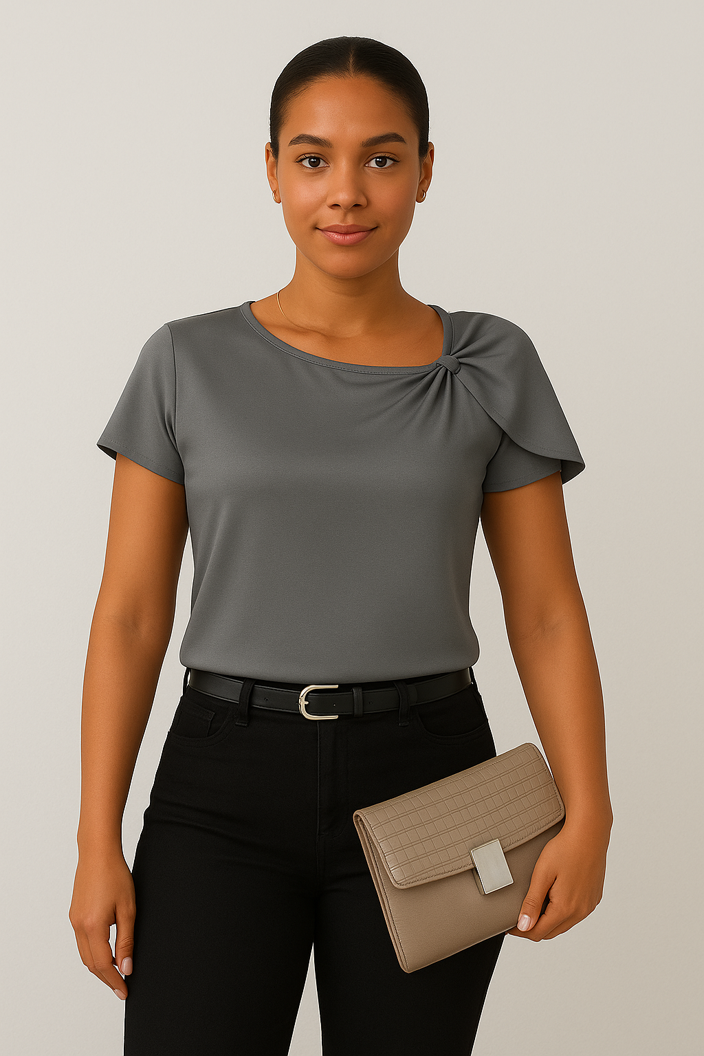 Lena – Moderne, elegante Schulterbluse mit Knoten-Details