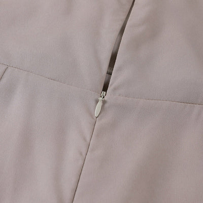 KLAUDIA - SATINIERTES KLEID MIT SCHLITZ