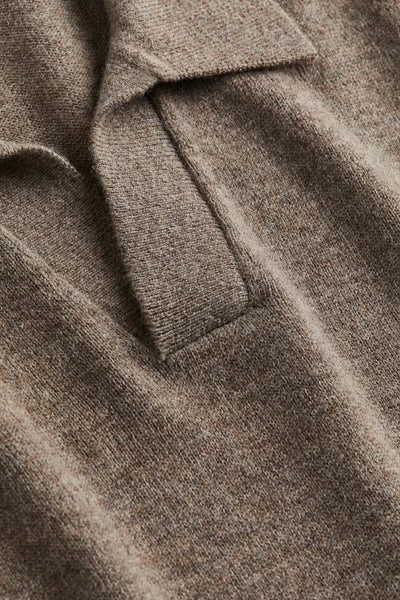 Elegantes, modernes und atmungsaktives V-Kragen Poloshirt für Herren