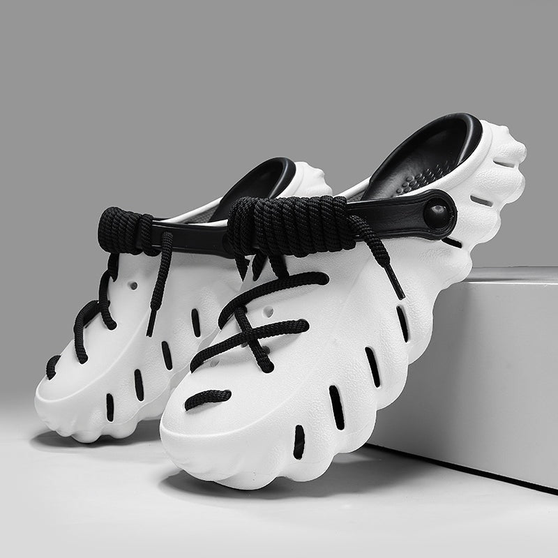 GUSTAV - CLOGS MIT DEKORATIVEN SCHNÜRSENKELN