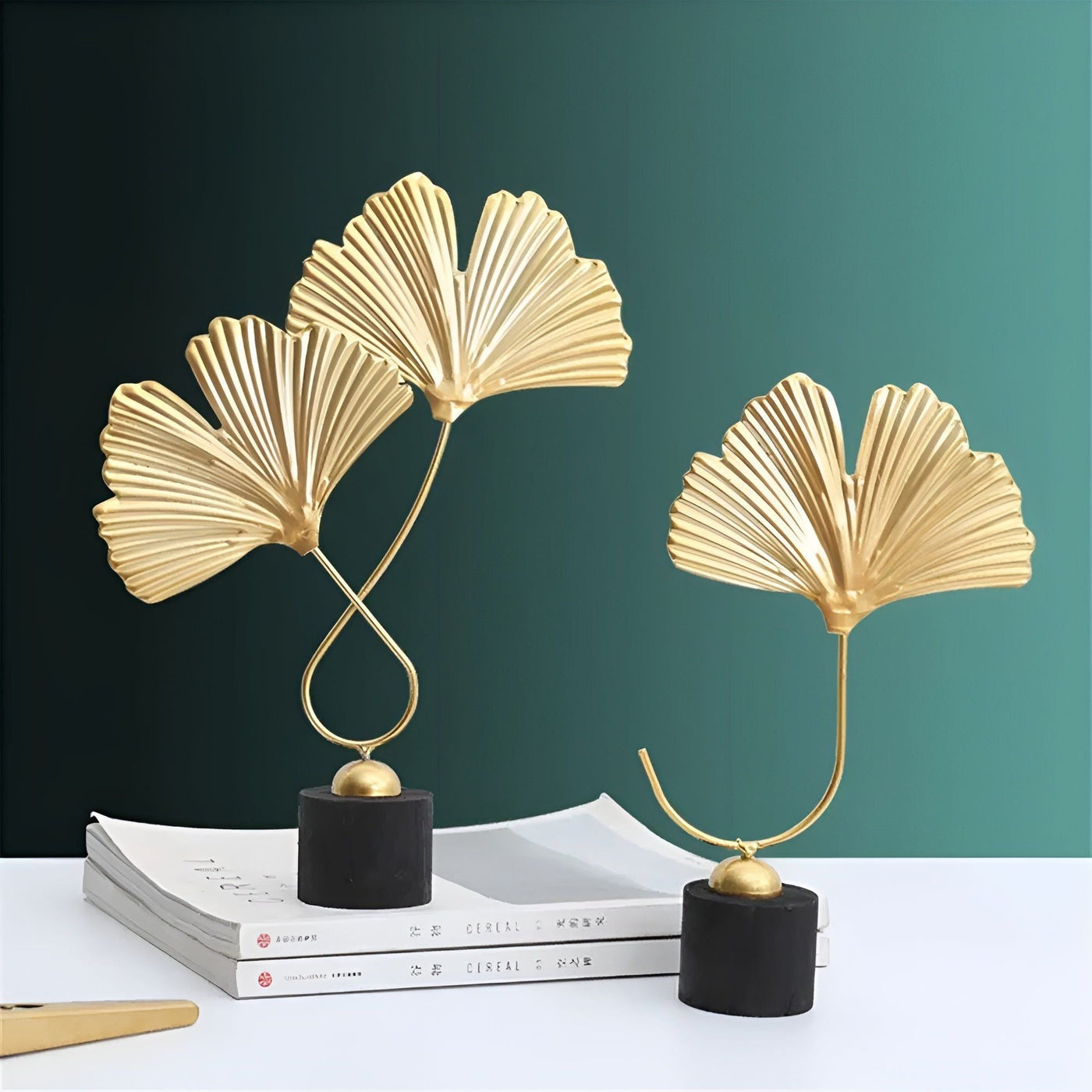 GoldenGrove – Minimalistische Ginkgo-Blatt Skulptur für eleganten natürlichen Charme