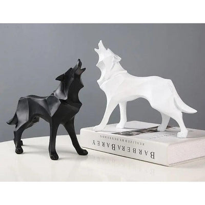 LupoForm – Geometrische Ulvenstatue mit scharfkantigem Design für moderne Räume