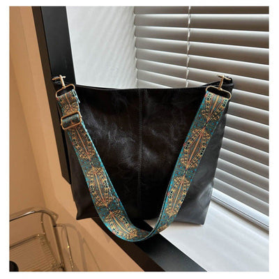 FABIENNE - GROSSE TASCHE UND GEMUSTERTER RIEMEN