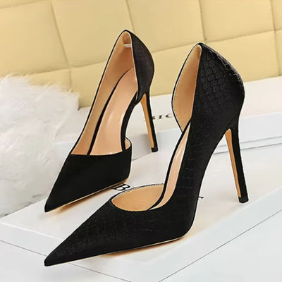 Luxuriöse, elegante, texturierte Pumps für Damen