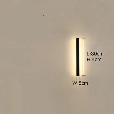Lunor Moderne Lineare Außenwandleuchte – Metall & Acryl für Terrasse & Eingangsbereich