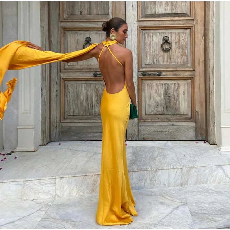 Elégance Nocturne – Elegantes Cocktailkleid mit Bindenausschnitt und offenem Rücken