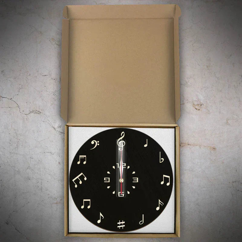 NoteRhythm Künstlerische Wanduhr – Design mit musikalischen Noten für moderne Interieurs