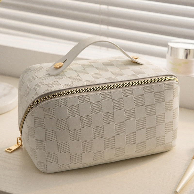 Janine | Luxuriöse karierte Kosmetiktasche