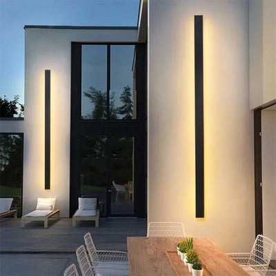 Lunor Moderne Lineare Außenwandleuchte – Metall & Acryl für Terrasse & Eingangsbereich