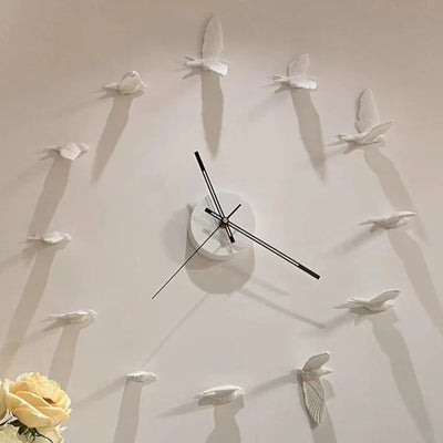 SkyFlight künstlerische Wanduhr mit Schwalbensilhouette