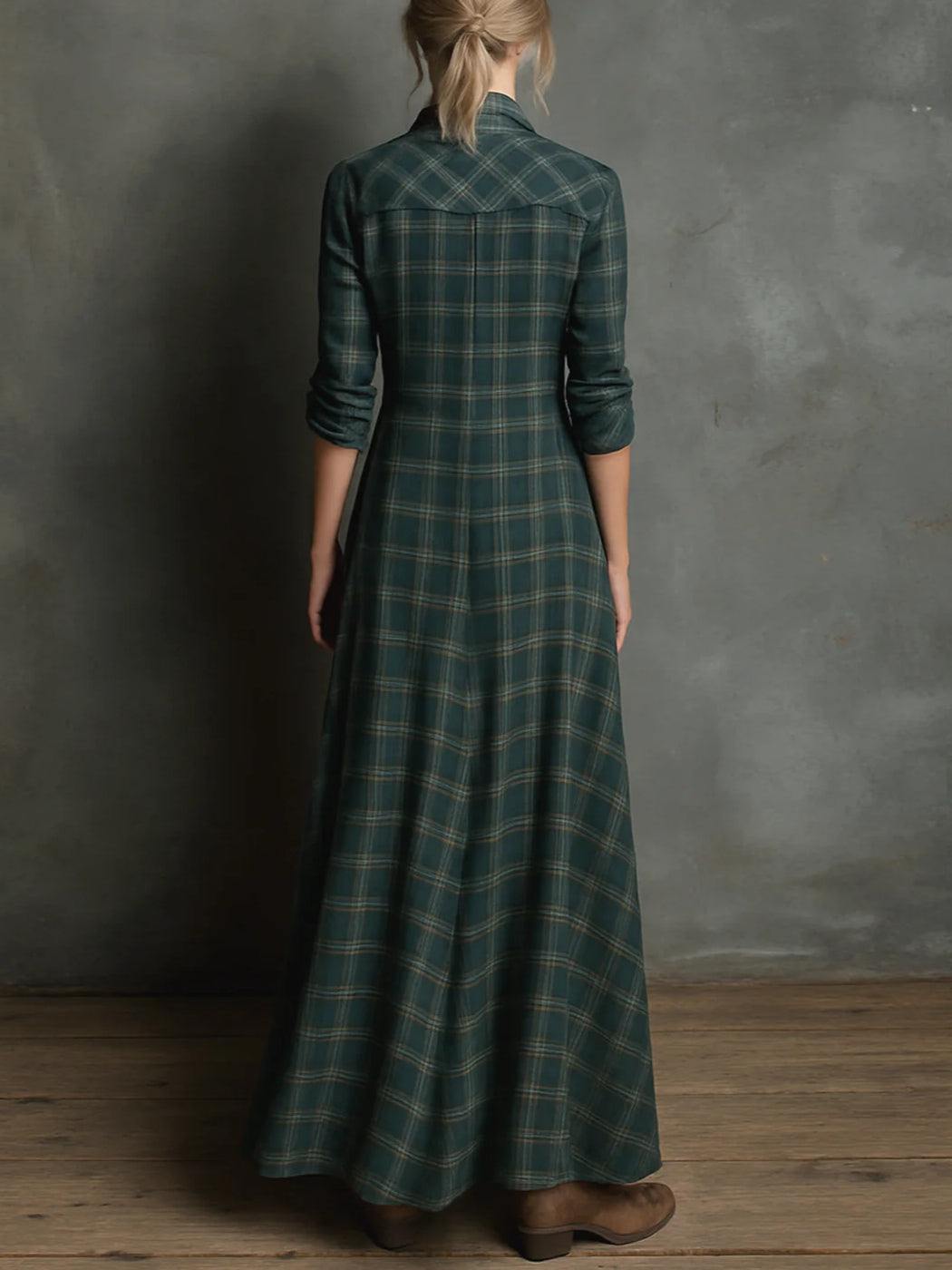 Jaelyn – Maxi Kleid Mit Grün Kariertem Revers