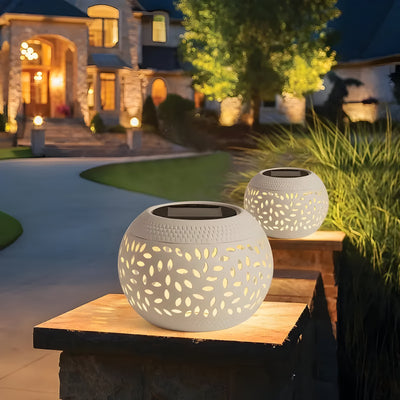 LumaWeave – Solarbetriebene Tischlampe mit geöstem Muster