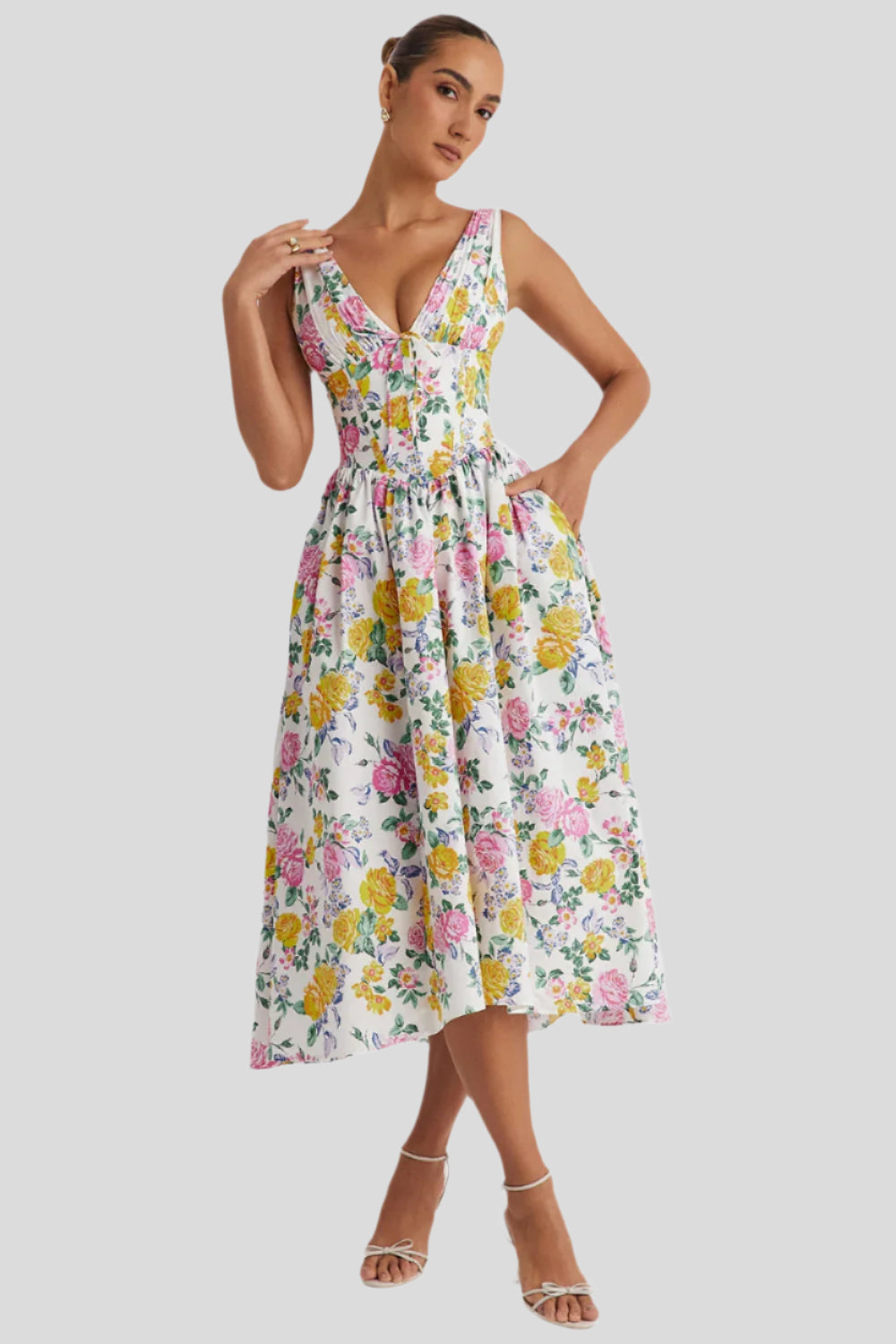 Alena – Elegantes und schmeichelhaftes Sommerkleid