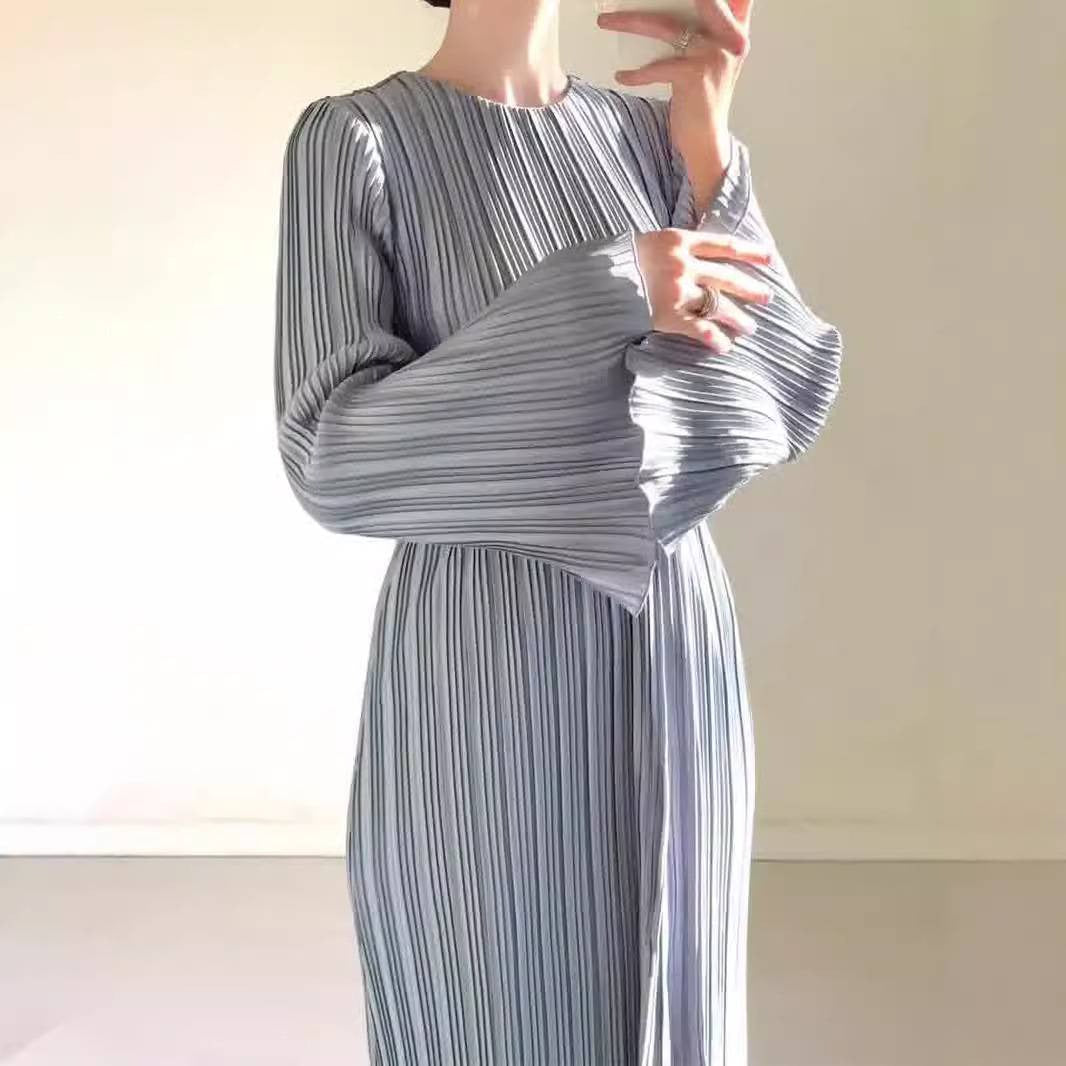 BABETTE - LANGES PLISSEE-KLEID