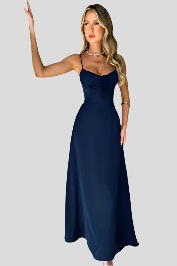 Elara – Elegantes Maxikleid mit Wickel-Design und Spaghettiträger