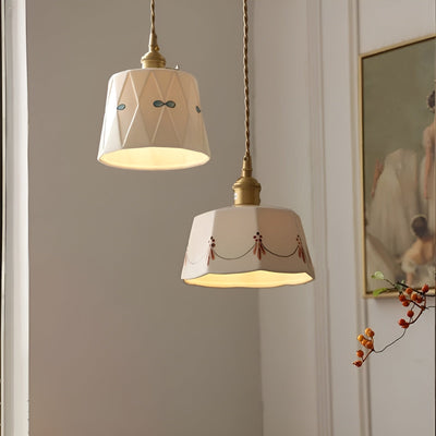 CeramiGlow – Elegante Pendellampe mit klassischem Muster aus Keramik