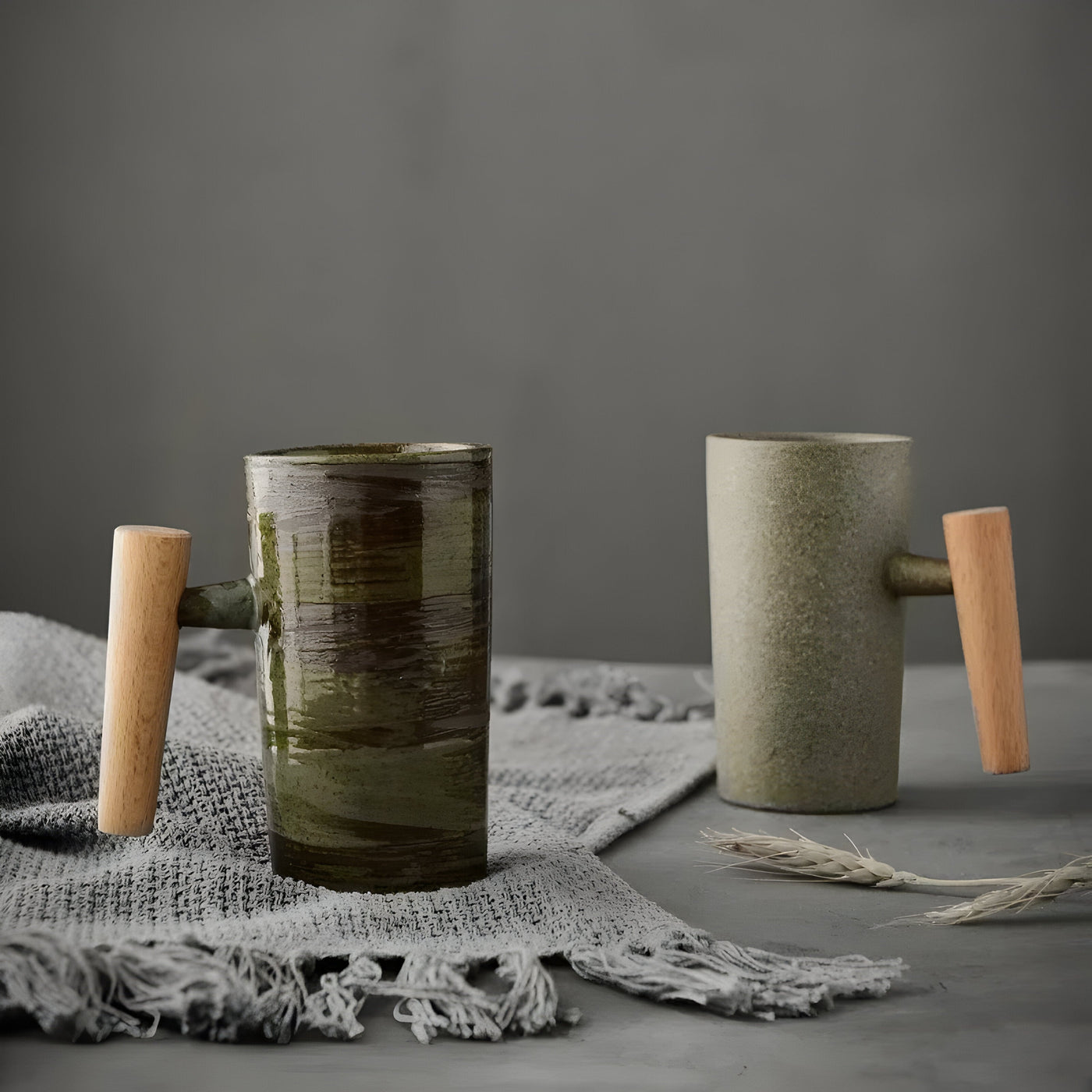 StillSip – Japanisch-inspirierter erdohfarbener Becher mit handgefertigtem Look