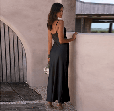 July Spaghetti-Träger-Kleid mit Oberschenkelschlitz