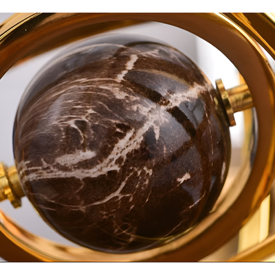 Aurevia – Handgefertigte Skulptur mit Marmorbasis für elegante Wohnraumgestaltung