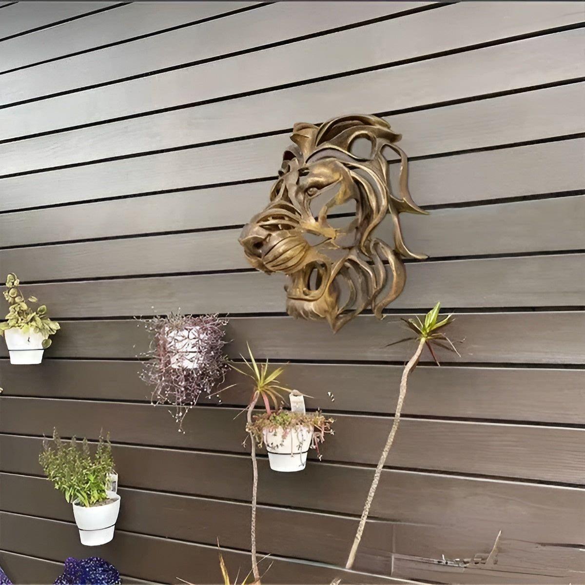 RegalRoar – Exquisite vergoldete Löwenkopfwandskulptur