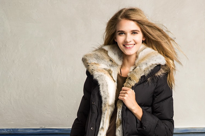 Elegante, maßgeschneiderte, luxuriöse Daunenjacke für Damen