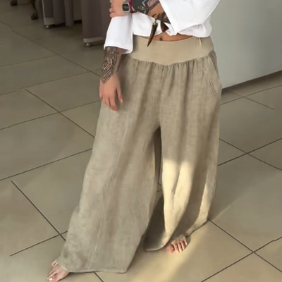 AMALIA - STRETCHHOSE MIT WEITEM BEIN UND TASCHEN