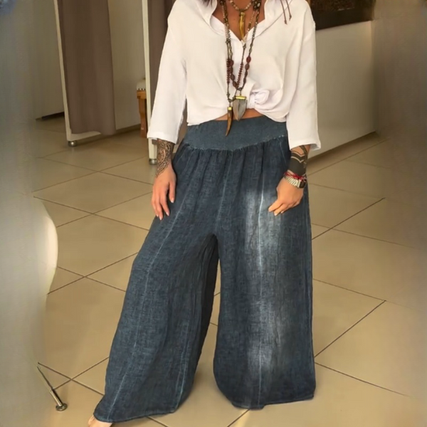 AMALIA - STRETCHHOSE MIT WEITEM BEIN UND TASCHEN