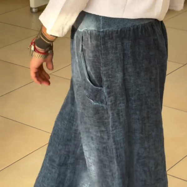 AMALIA - STRETCHHOSE MIT WEITEM BEIN UND TASCHEN