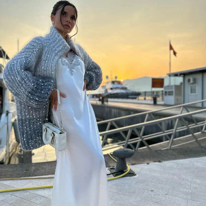 Elegantes, luxuriöses, glamouröses Abendensemble für Damen