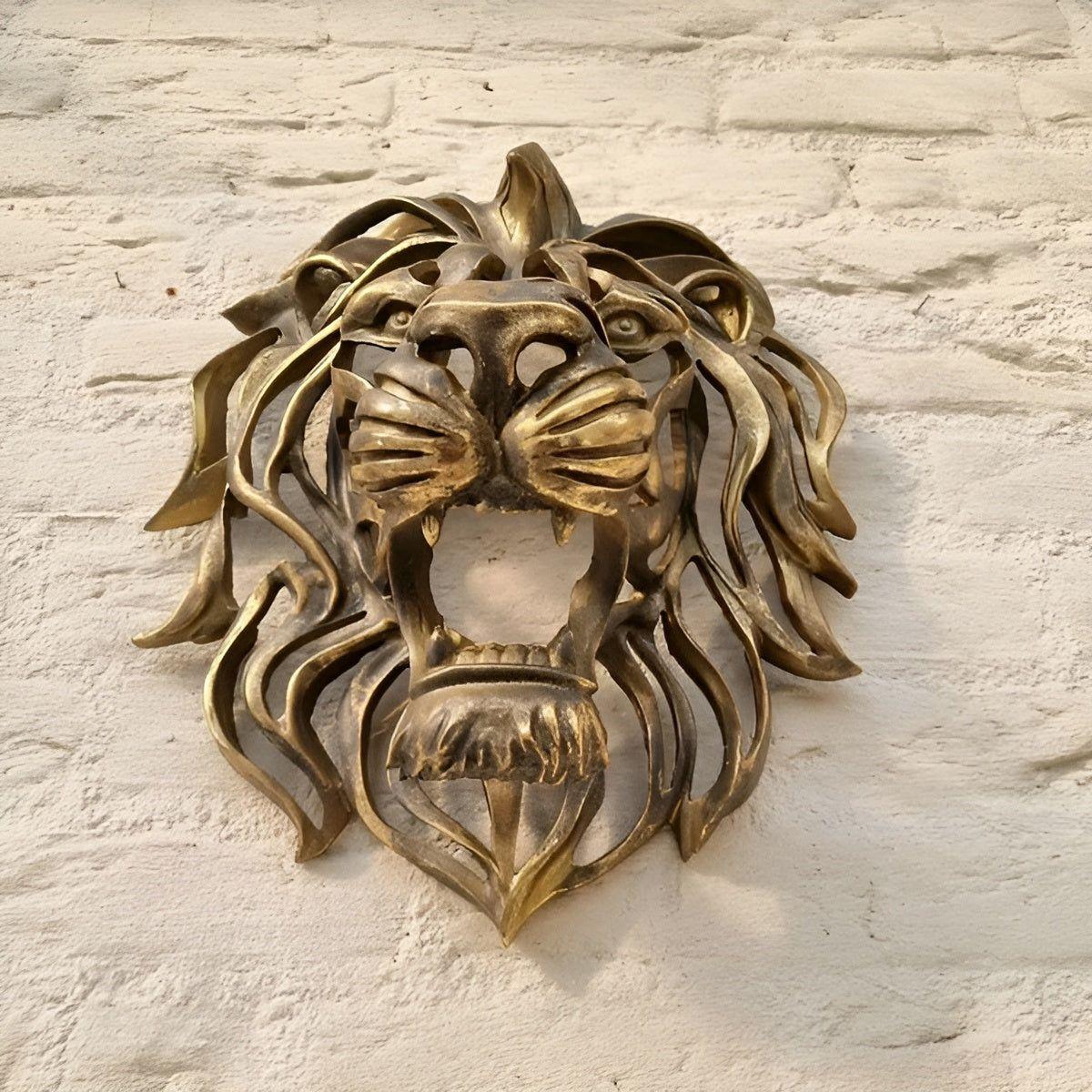 RegalRoar – Exquisite vergoldete Löwenkopfwandskulptur